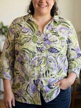 Northern Reflections 100% Cotton Abstract Lavender Green Tropical Leaf Shirt